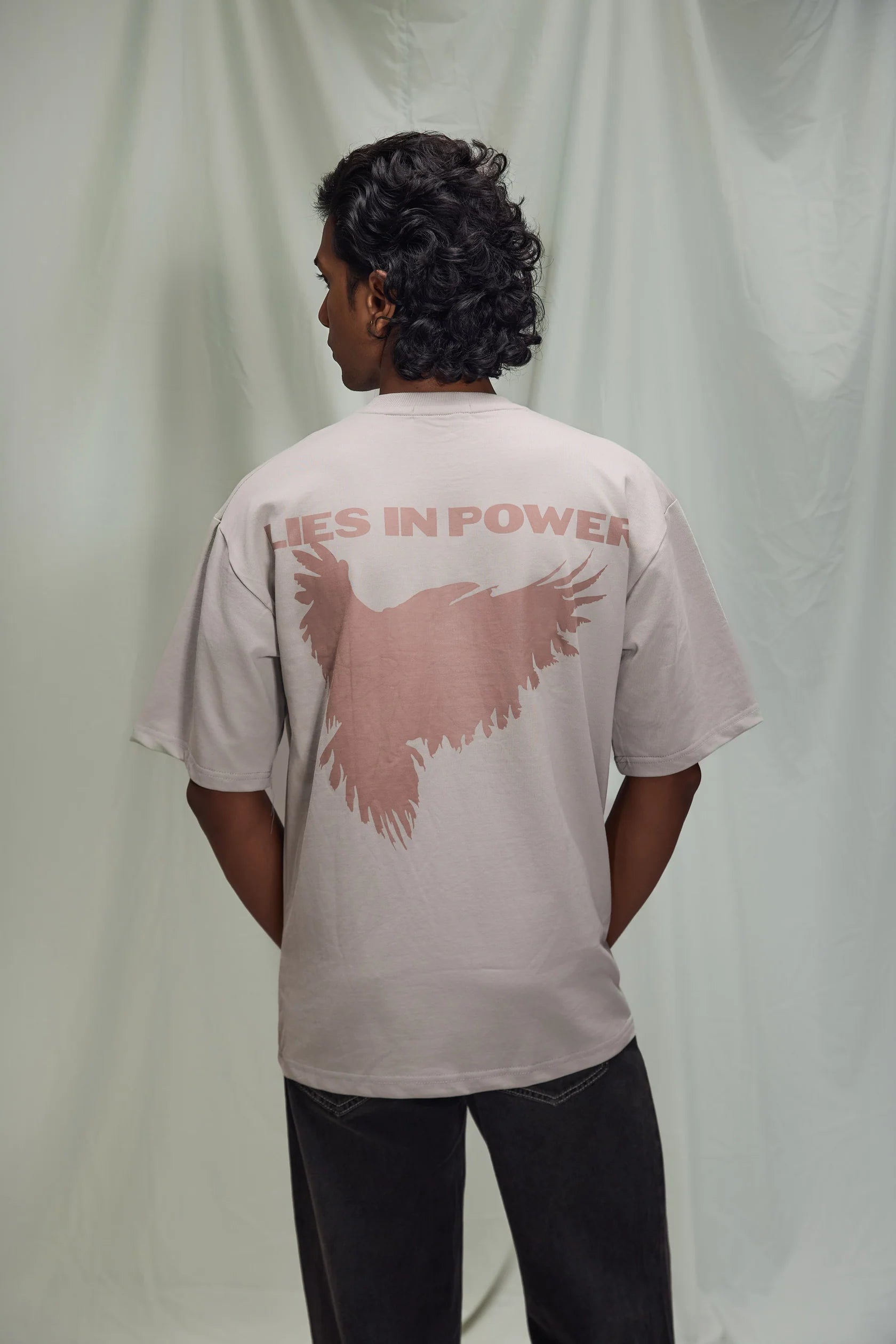 RAVEN T-SHIRT IN SKIPPING STONE