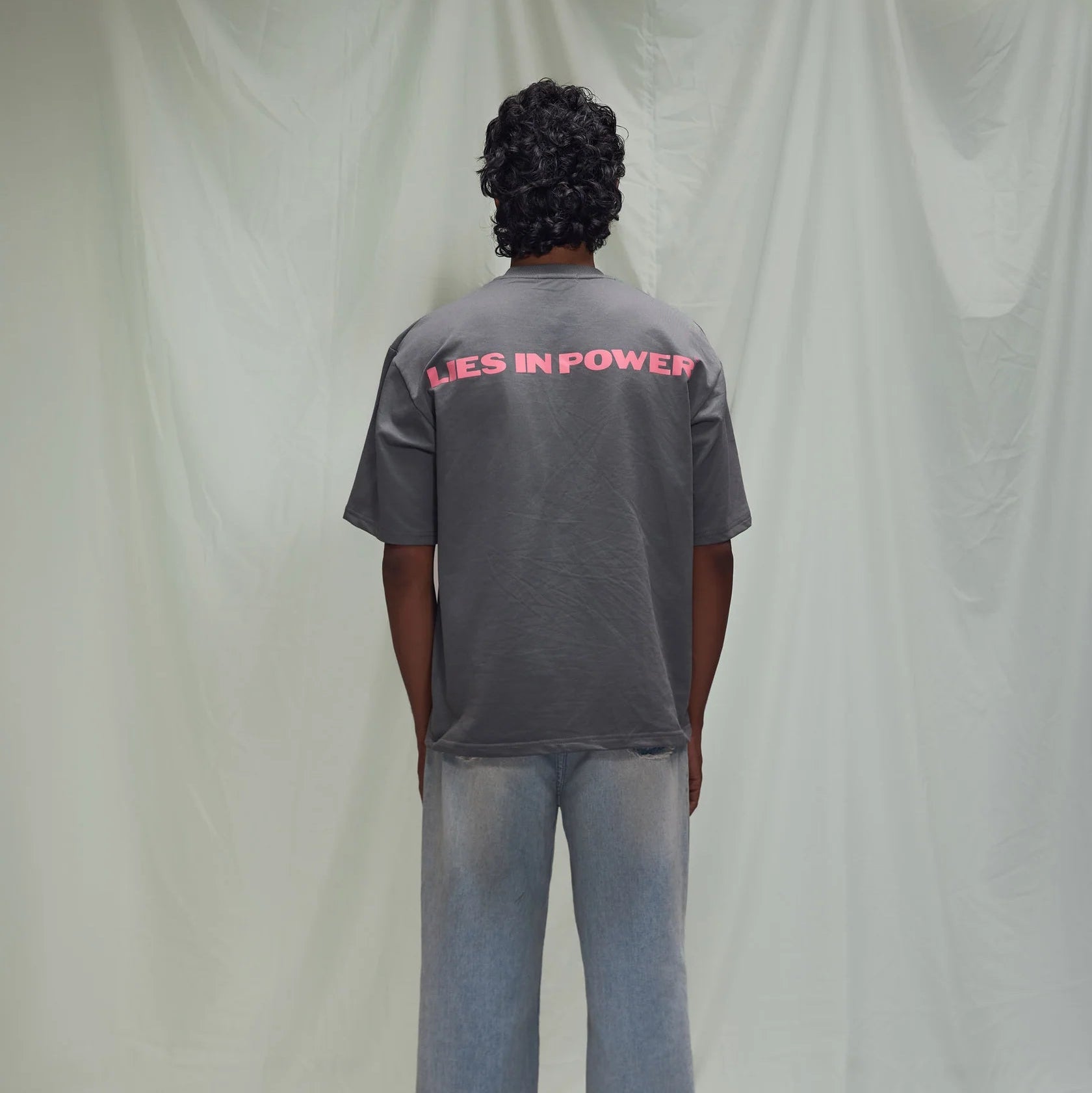 LIES IN POWER T-SHIRT IN GREY