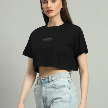 BLACK SIGNATURE CROPPED TEE