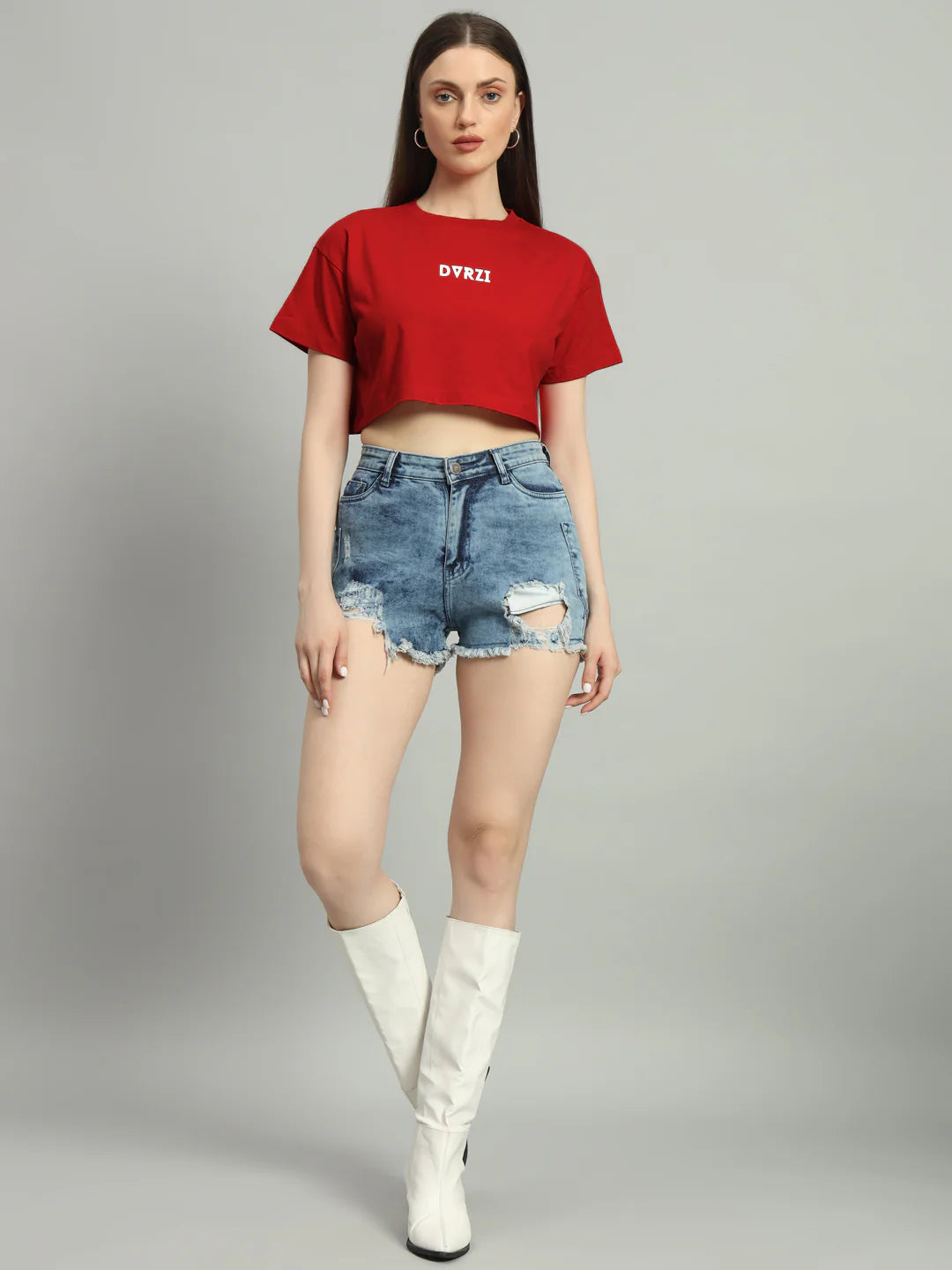 Red cropped tee with short sleeves and DVRZI logo print at chest