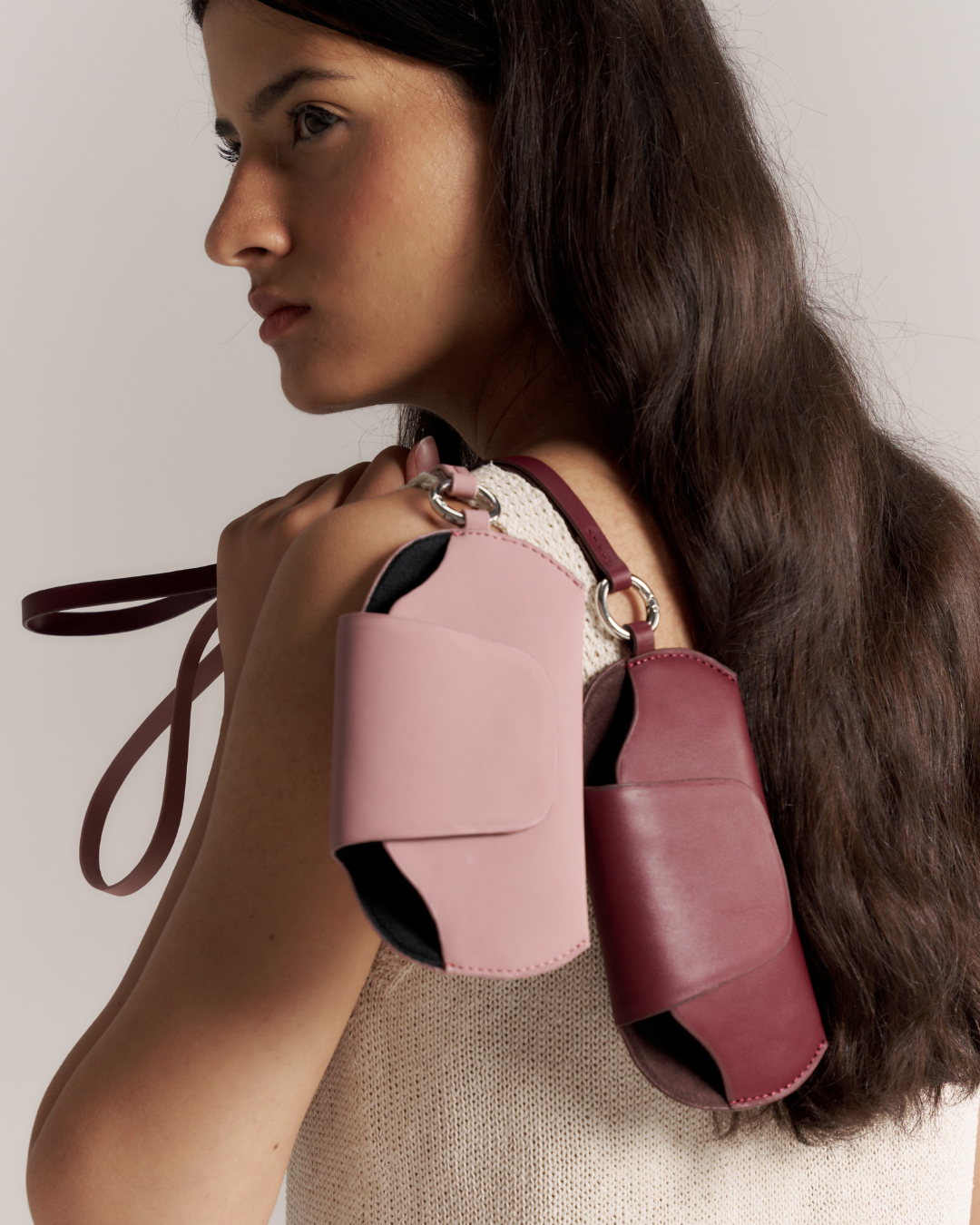 SUNGLASS HOLDER - BURGUNDY ZAMANA