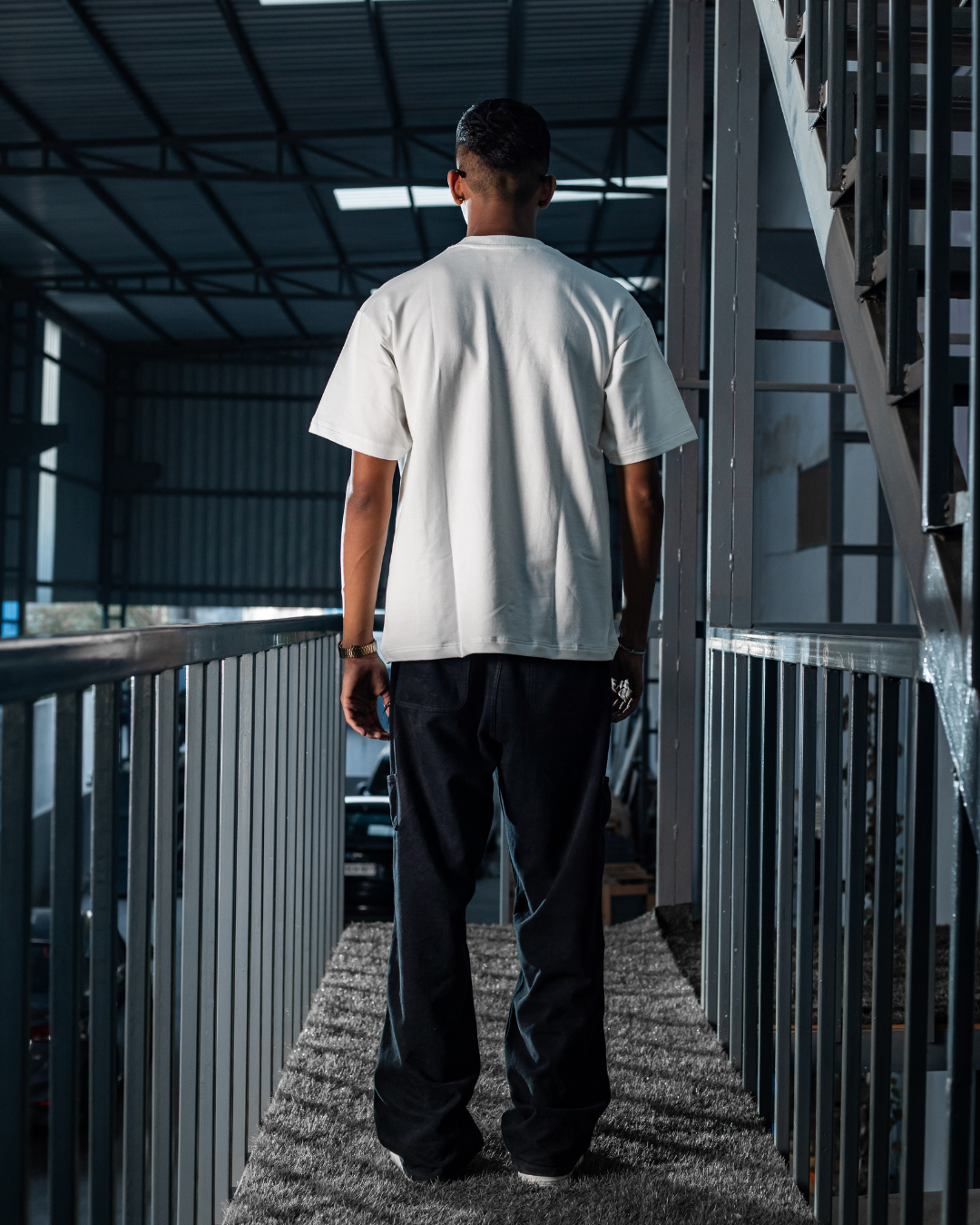 White short-sleeve crewneck tee with plain back and straight hem