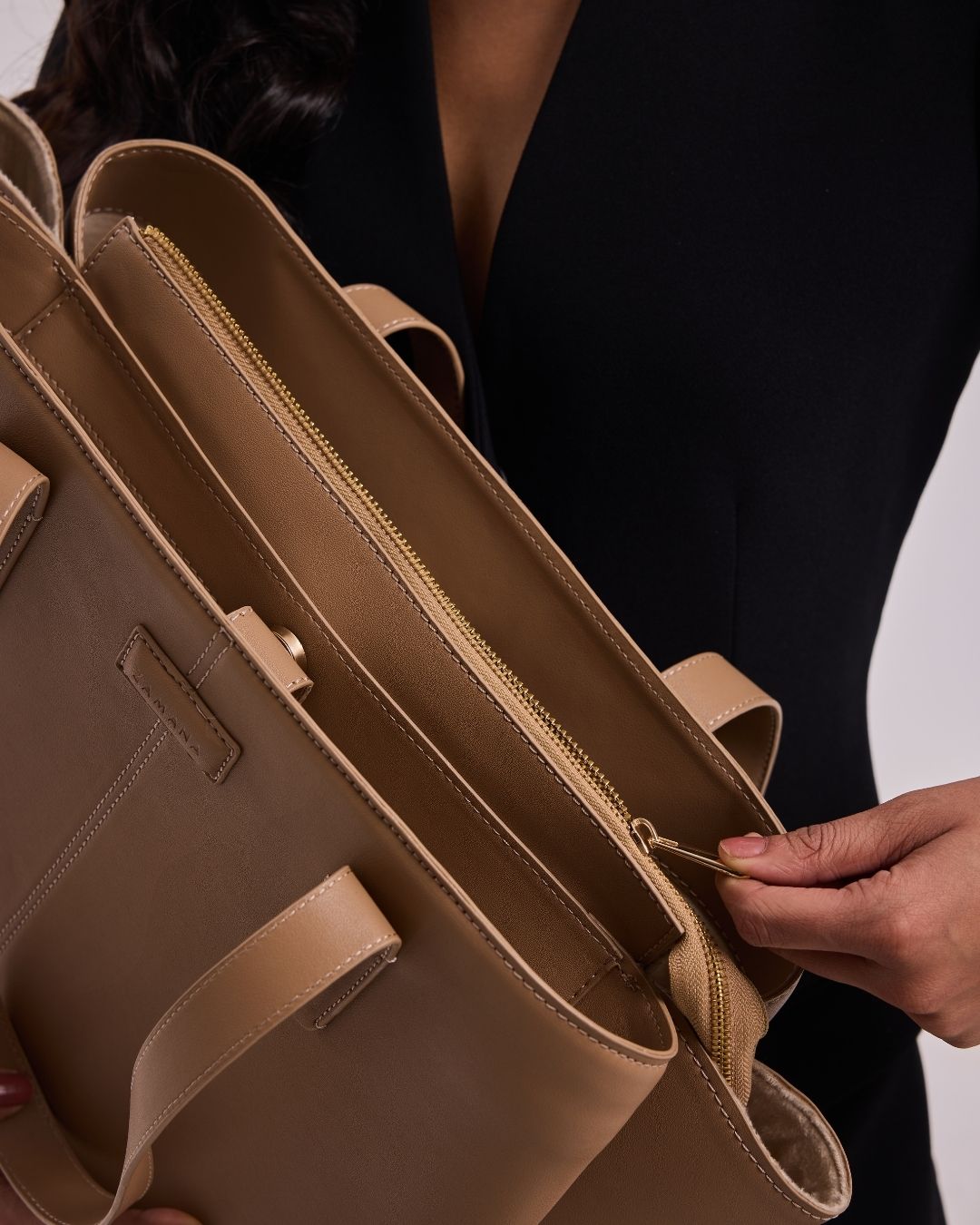 SHE MEANS BUSINESS - CARAMEL