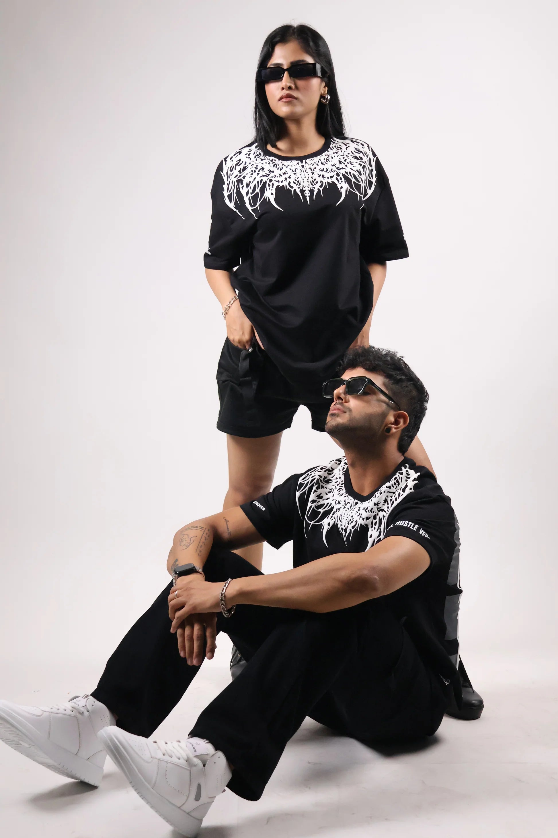 THE CROWN I DESERVE OVERSIZED BLACK TEE