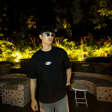 BLACK CORE REFLECTIVE TEE