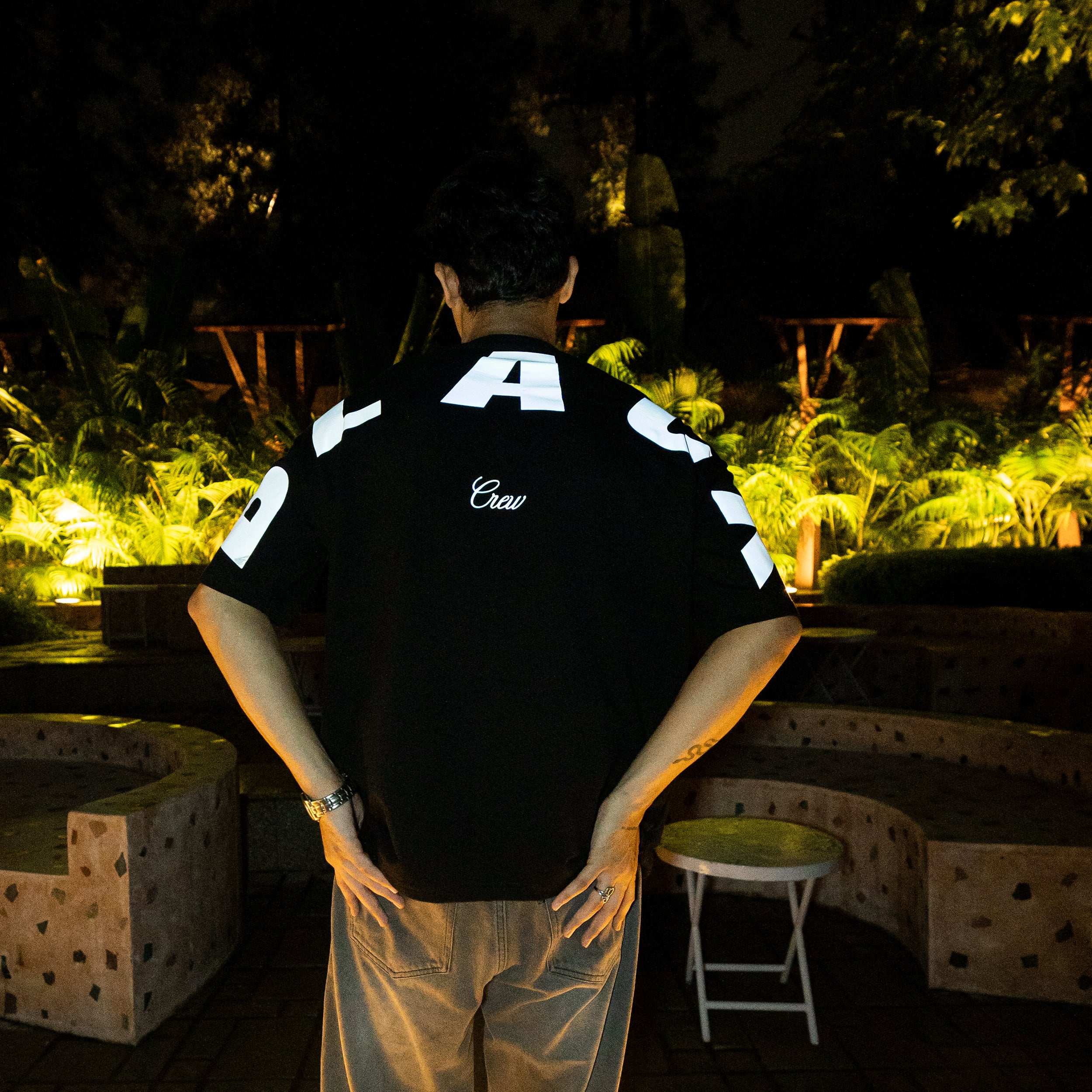 BLACK CORE REFLECTIVE TEE