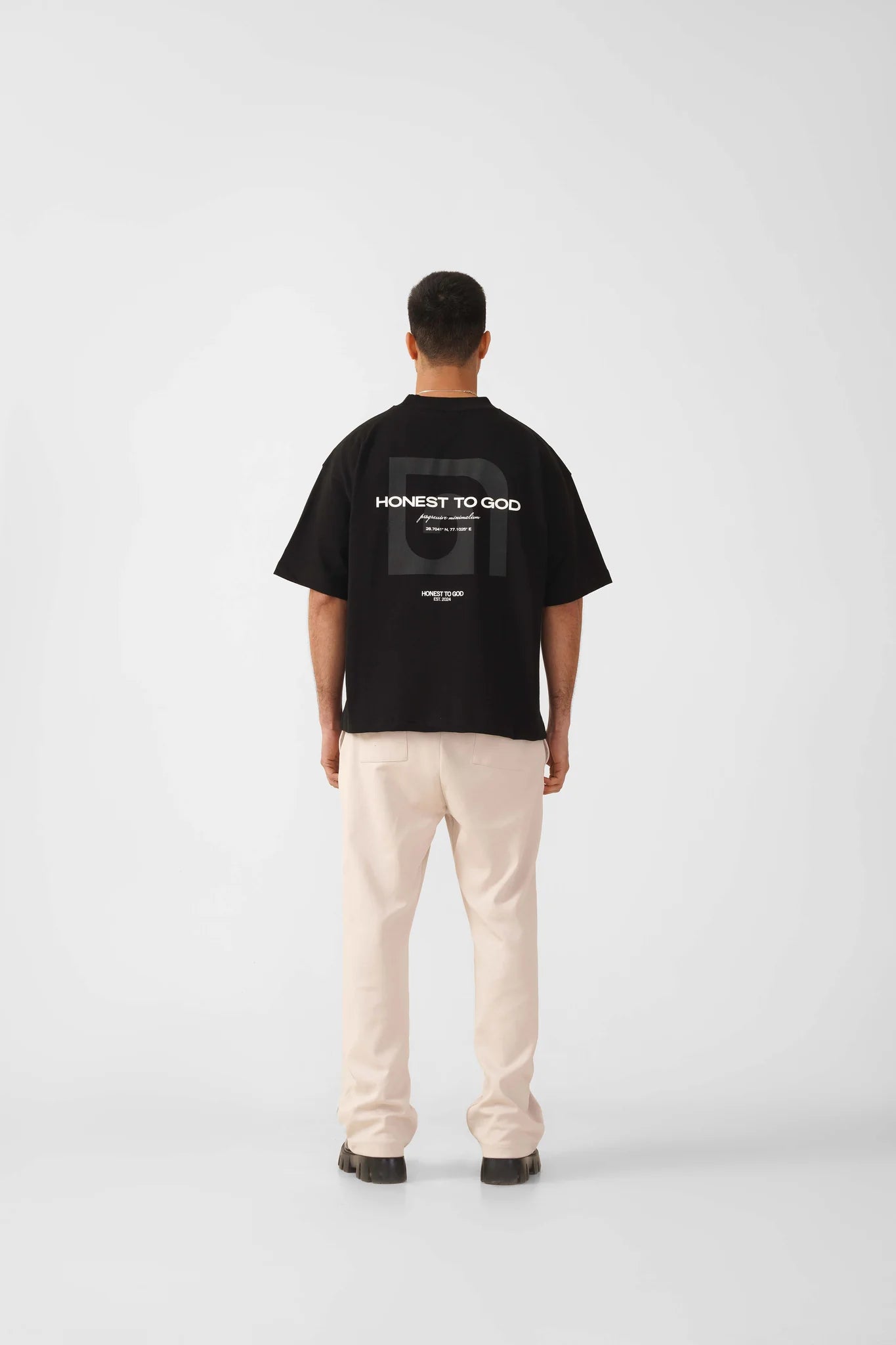 BLACK BOX FIT TEE