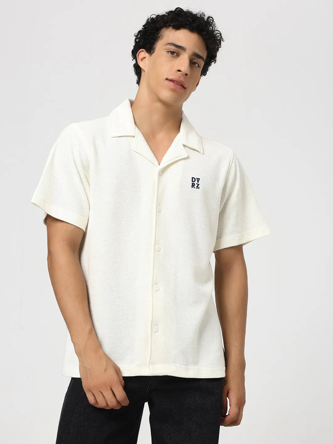 Ivory textured bowling shirt with short sleeves and button-front placket