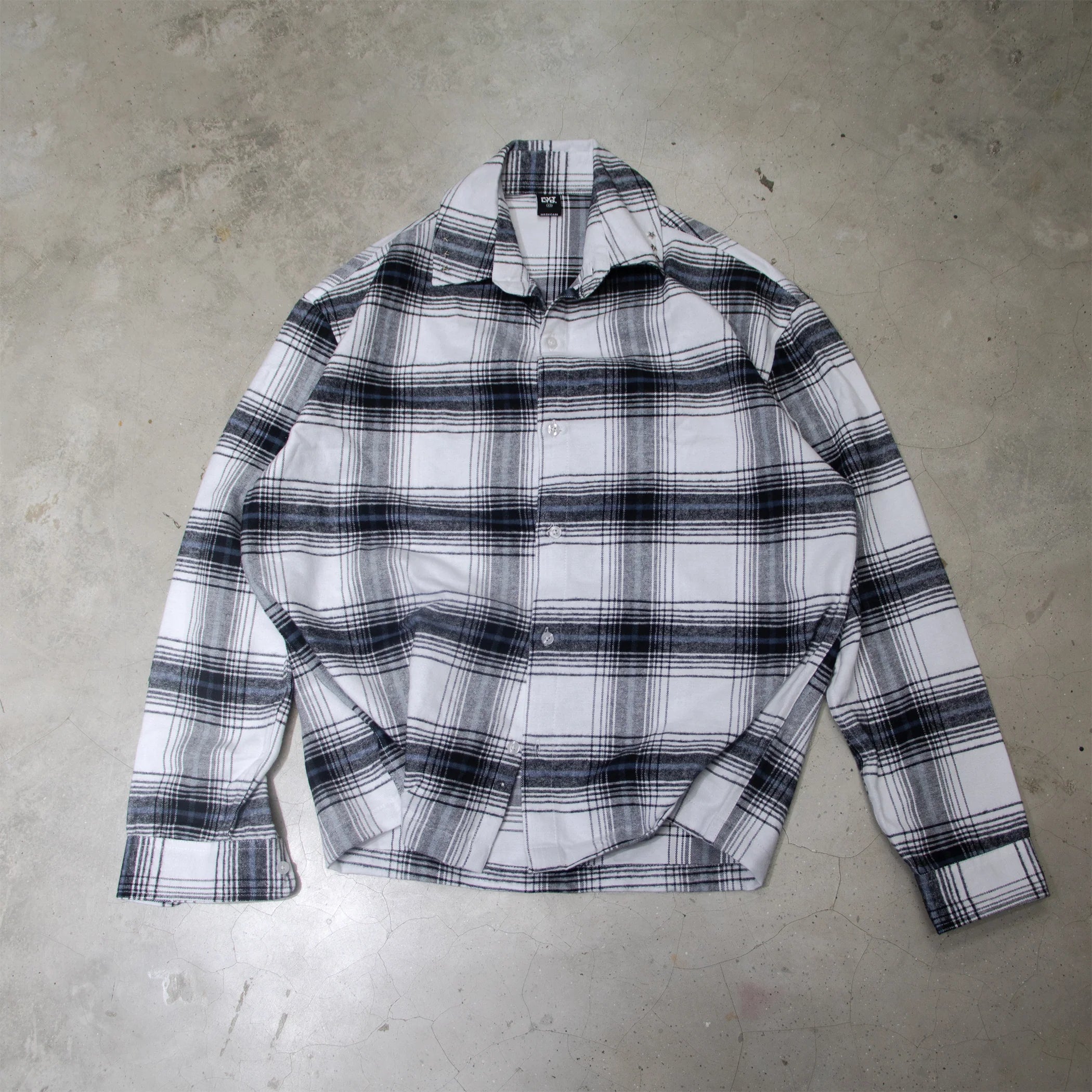 ICED WHITE BUTTON DOWN