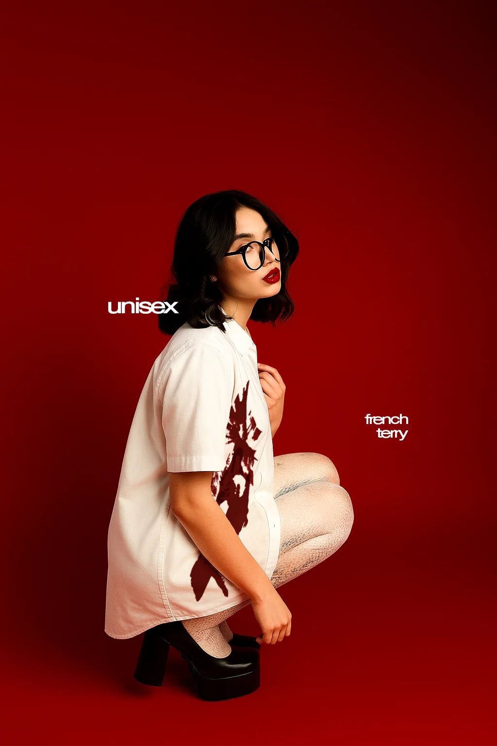White boxy short-sleeve shirt with red graphic print, relaxed fit and open collar