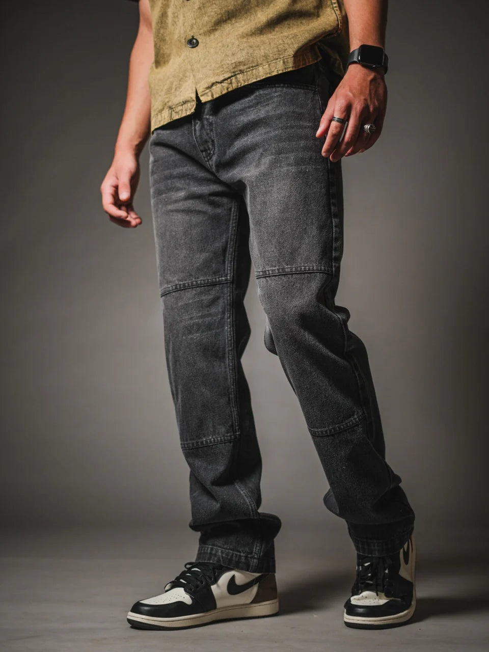 LOOSE FIT JEANS WITH KNEE PANEL DETAIL
