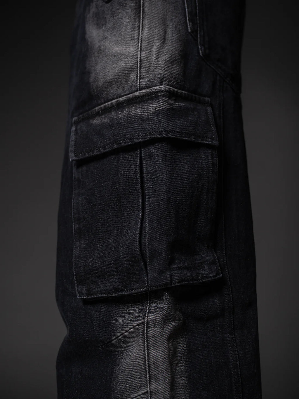 RUGGED BLACK BAGGY DENIM