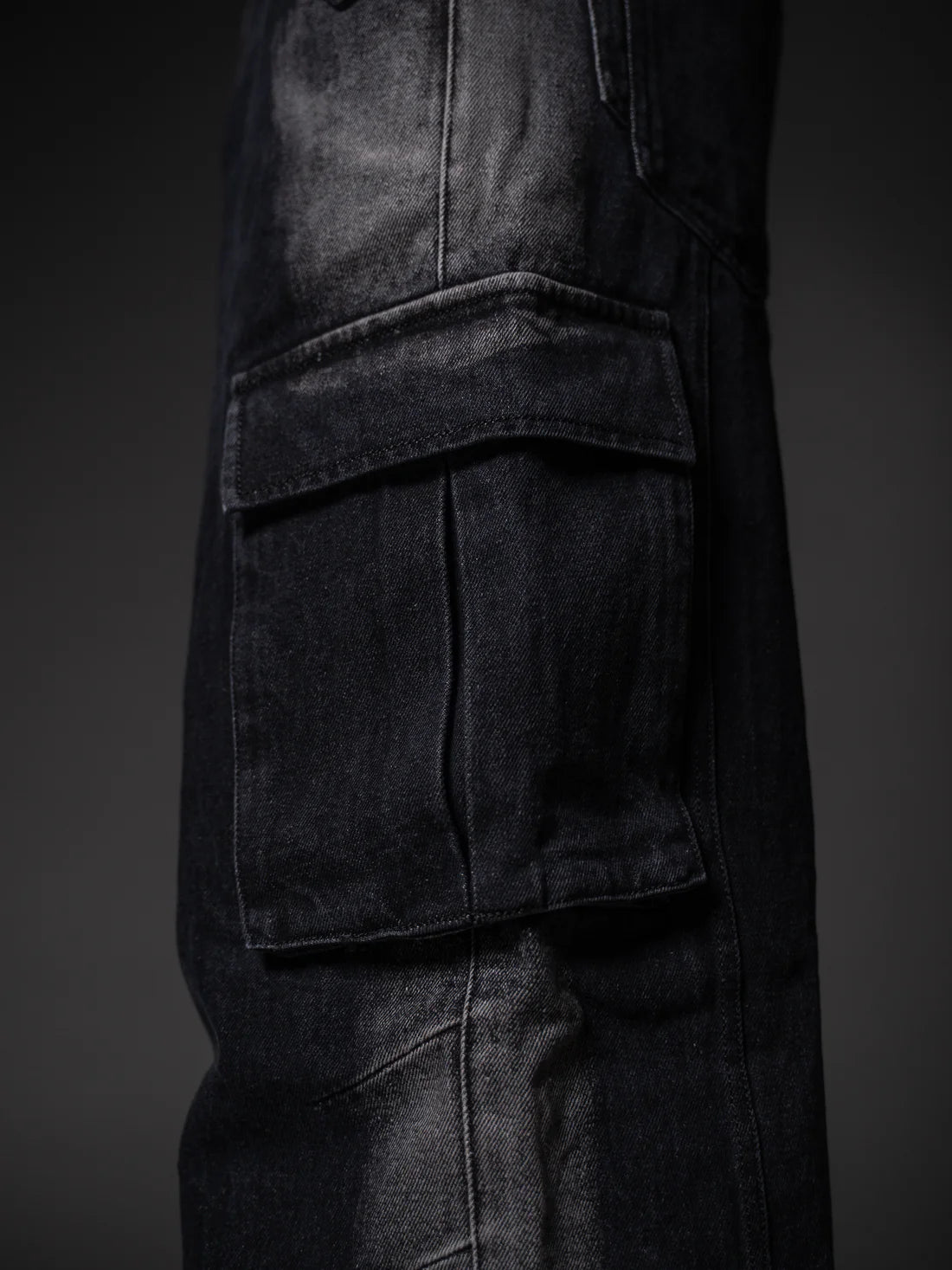 RUGGED BLACK BAGGY DENIM