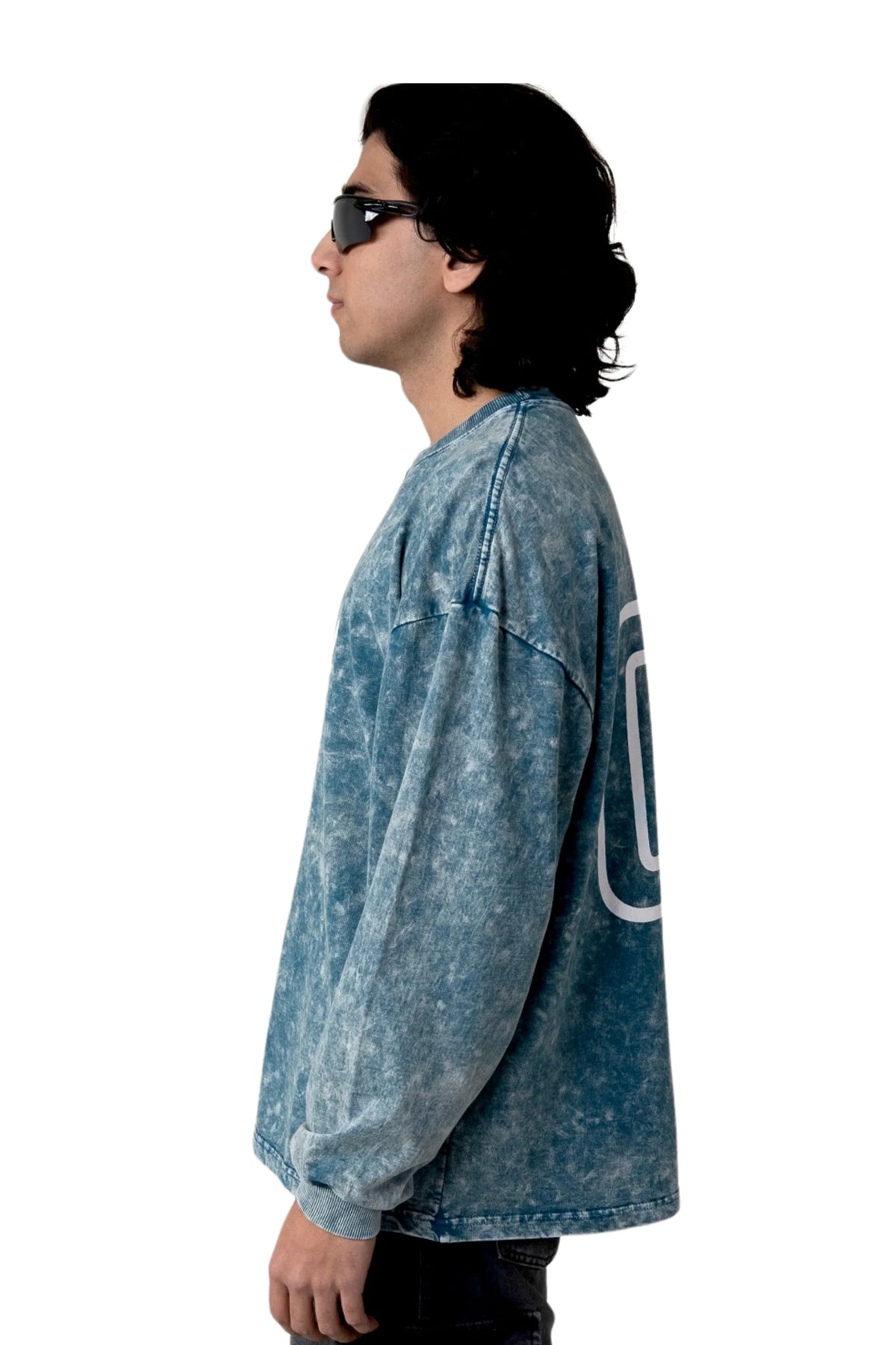 Blue fade-wash long-sleeve T-shirt, crew neck, partial '07' back print