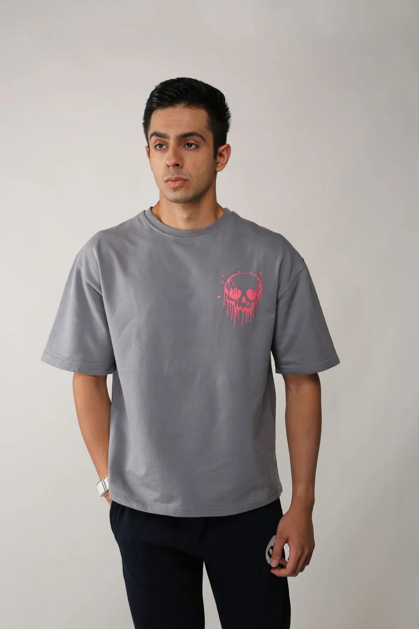 SKULLS IN THE GRAVE TEE