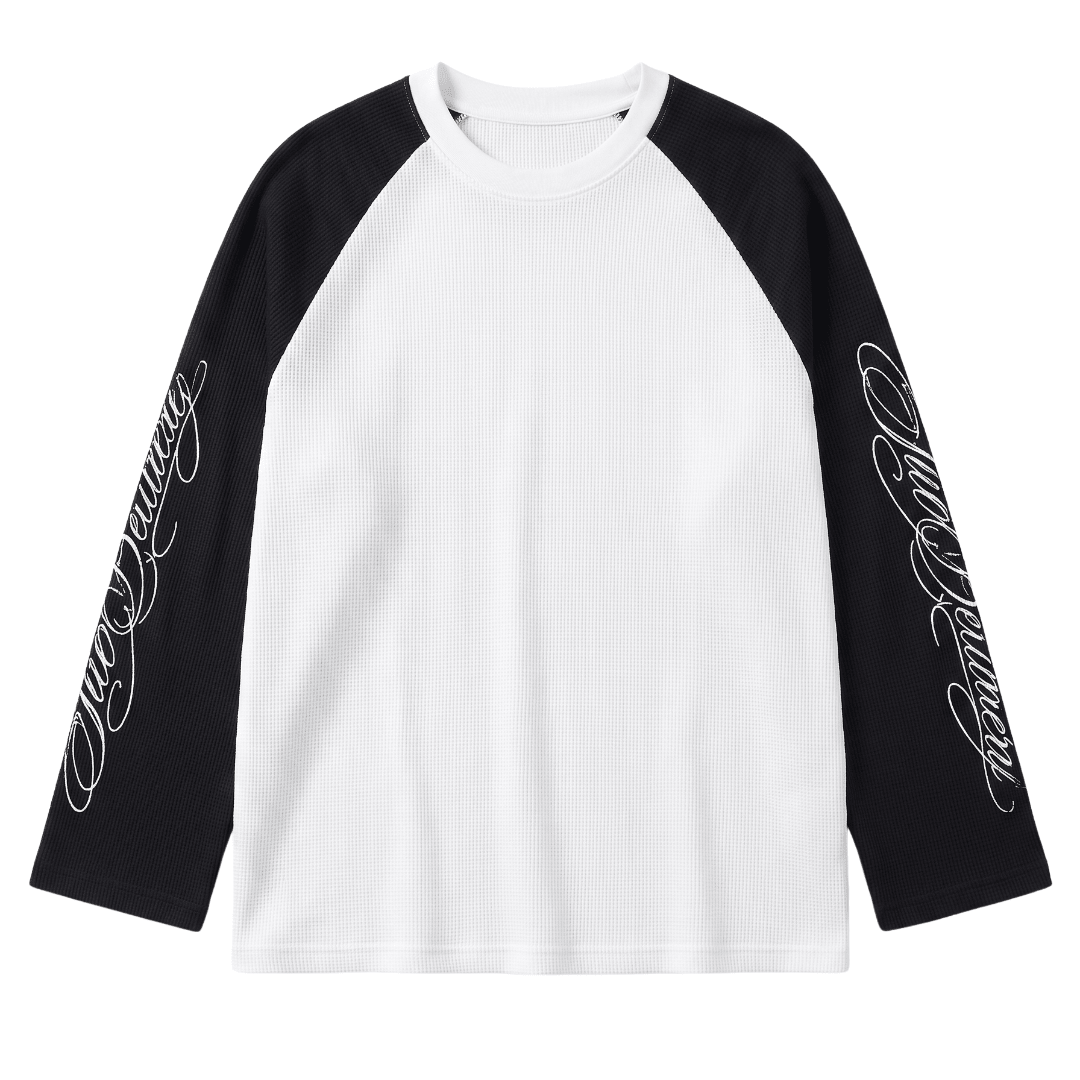 Raglan crewneck long-sleeve with contrast sleeves and script detail